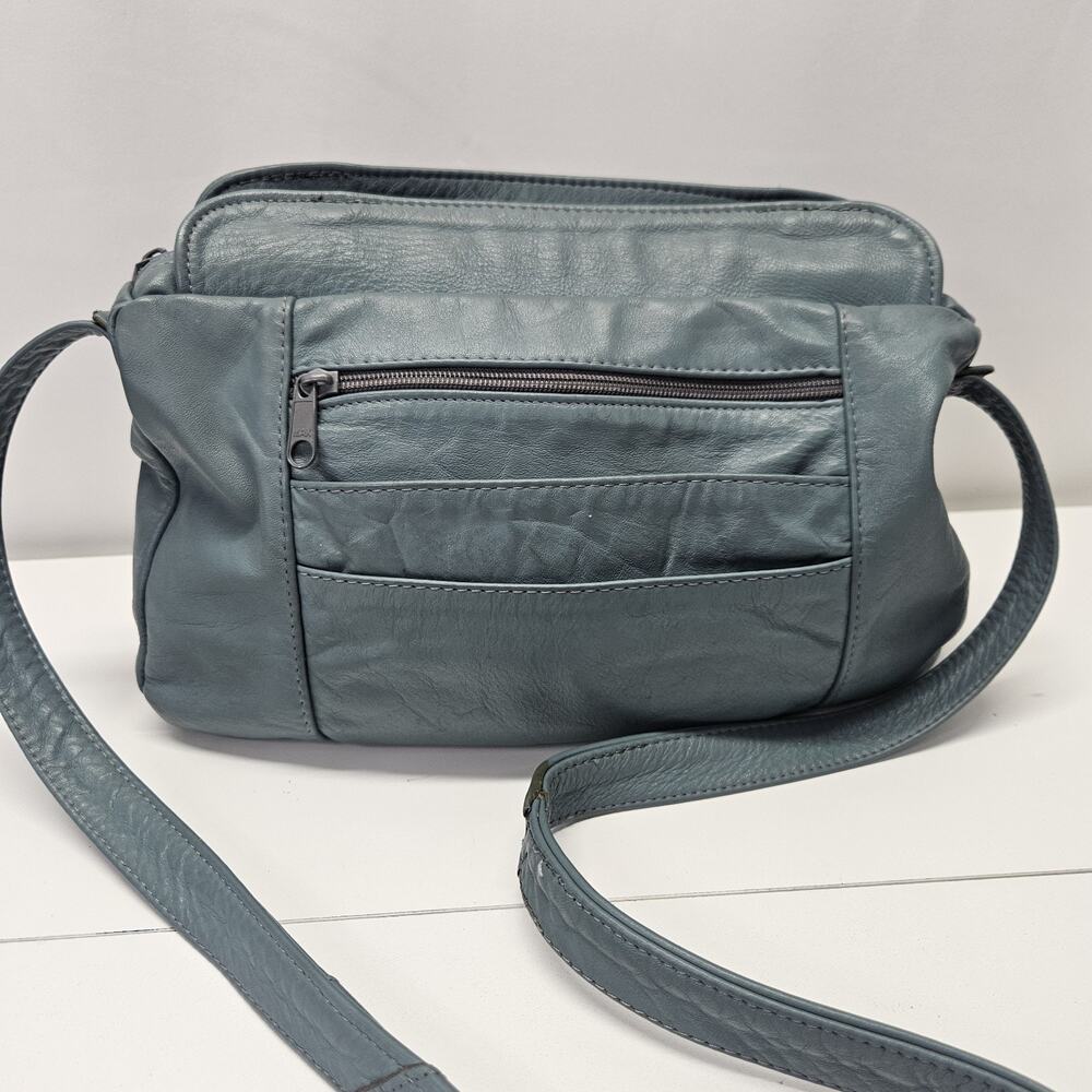 Vintage Unbranded Shoulder Bag Purse Blue Faux Soft Leather Zip Pockets
